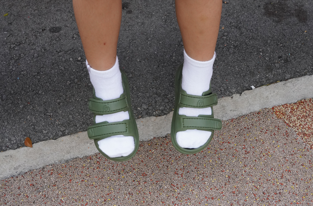 Green Wonderskips with Socks