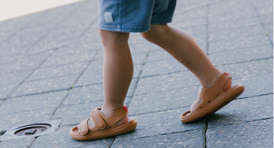 How Sandal Design Affects Toddler Mobility